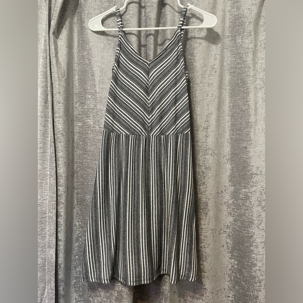 XS universal thread striped dress